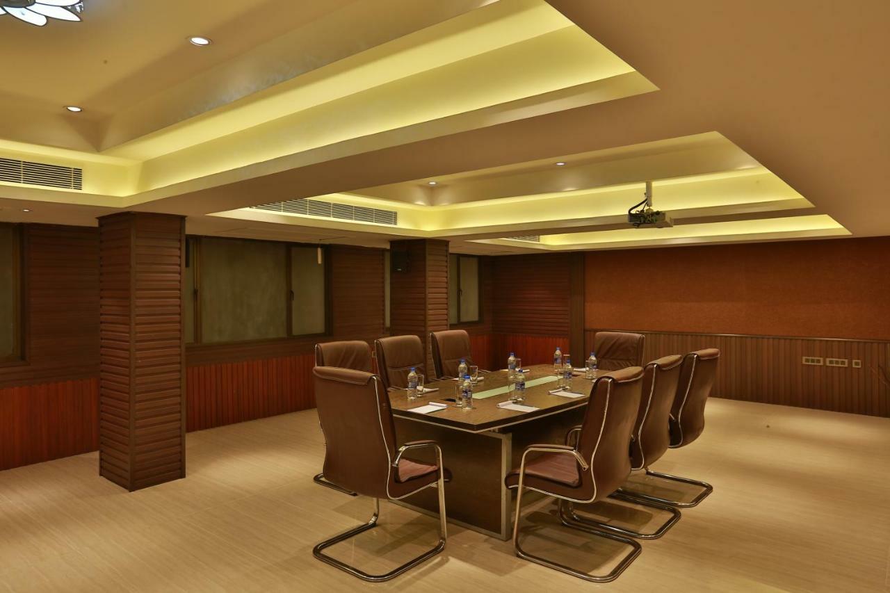 Hotel Luminara Kochi Exterior photo